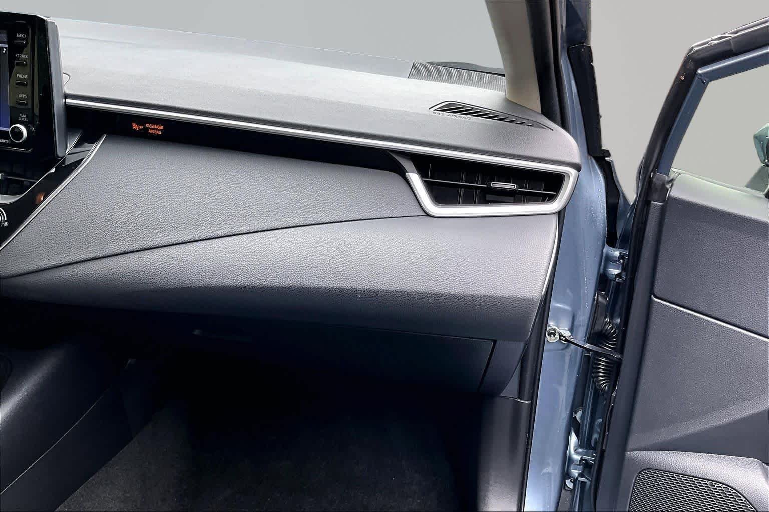 Used 2022 Celestite Toyota LE image 19