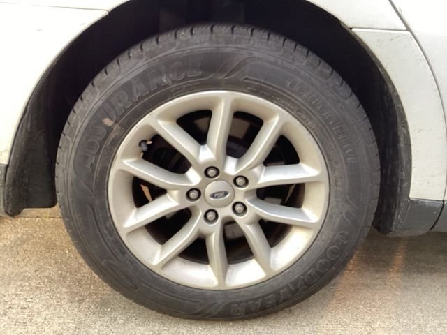 Used 2013 Oxford White Ford SE image 7