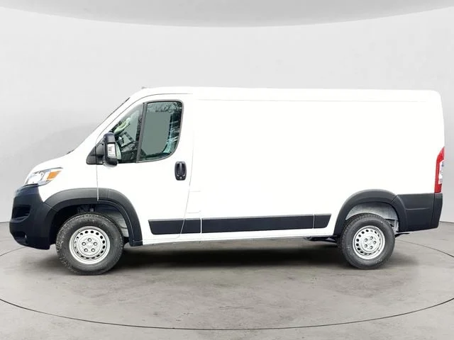 New 2026 Bright White Clearcoat Ram PROMASTER 1500 TRADESMAN CARGO VAN LOW ROOF 136