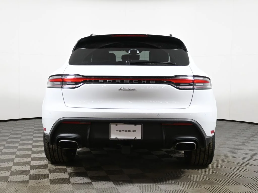 2026 Porsche Macan T - Photo 6