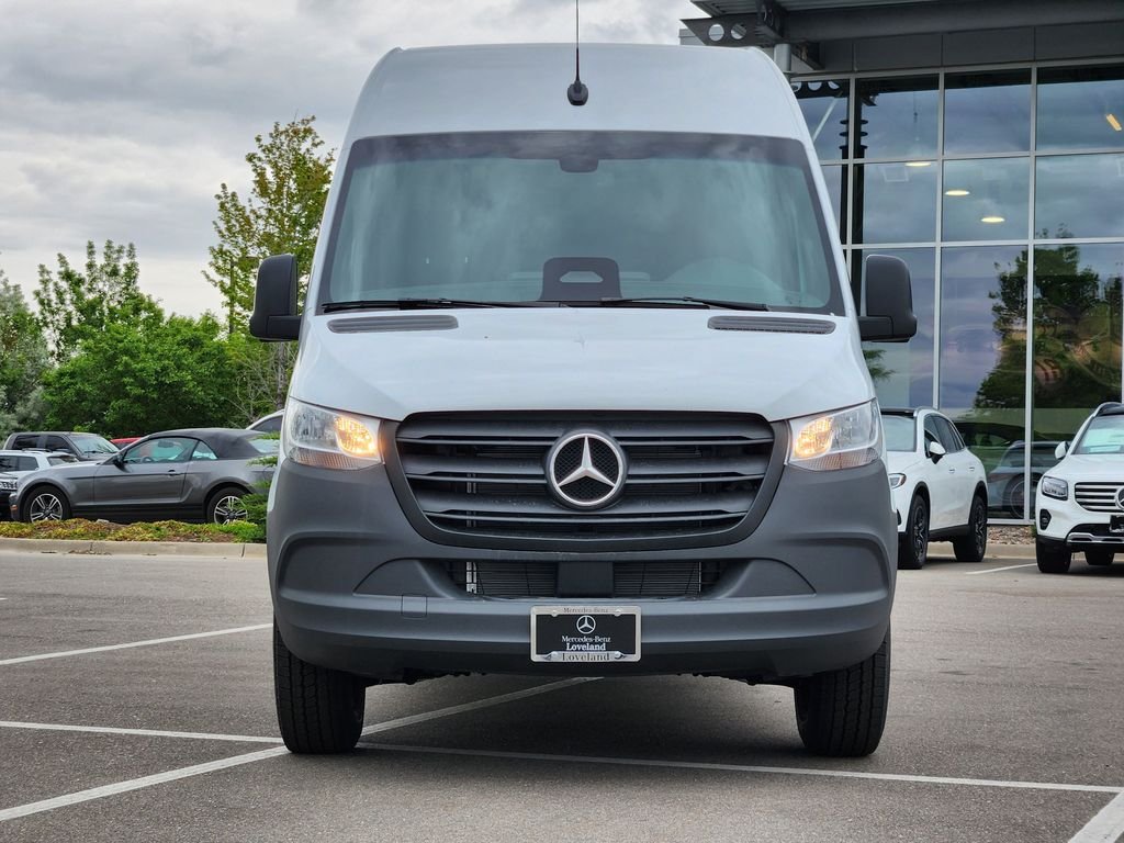 Used 2026 ARCTIC WHITE Mercedes-Benz WORKER image 3