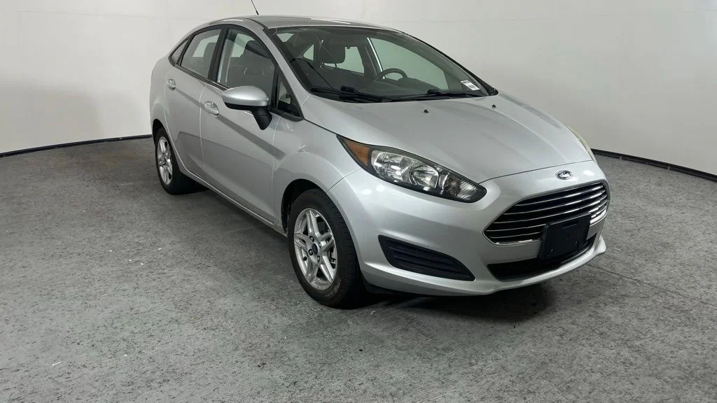 2017 Ford Fiesta SE Sedan's photo