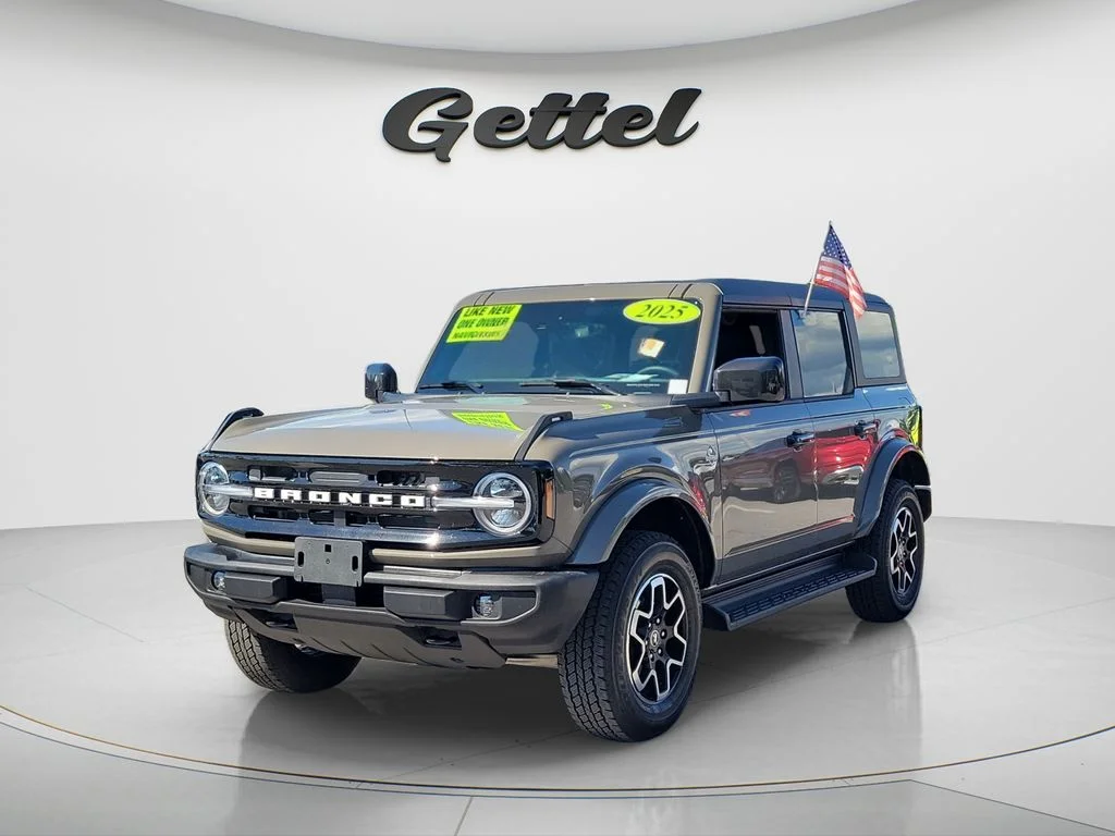 2025 Ford Bronco Outer Banks 4x4's photo