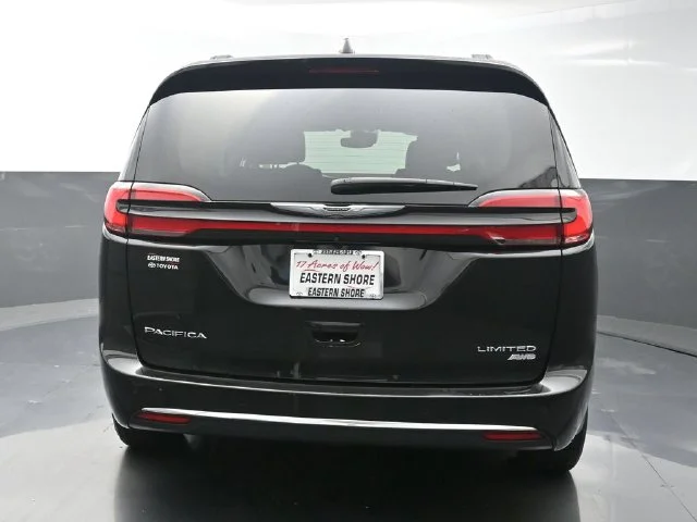 Used 2023 Black Chrysler Limited image 6
