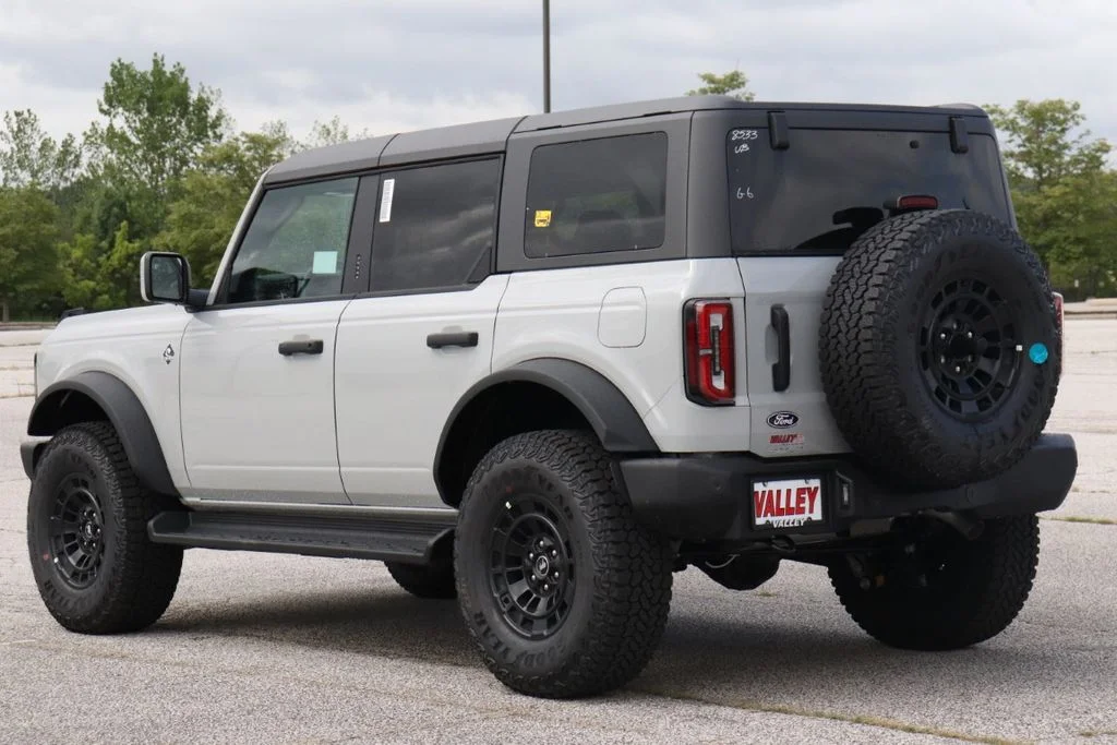 New 2026 Avalanche Gray Ford Outer Banks® image 7