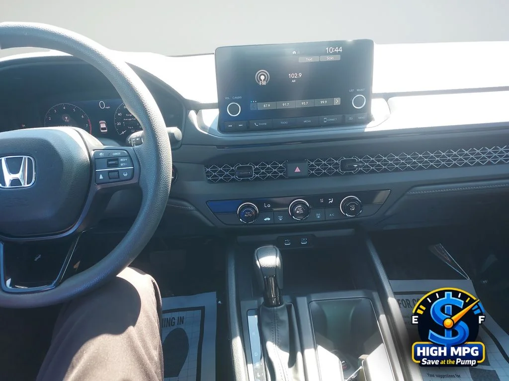 2025 Honda Accord LX - Photo 14