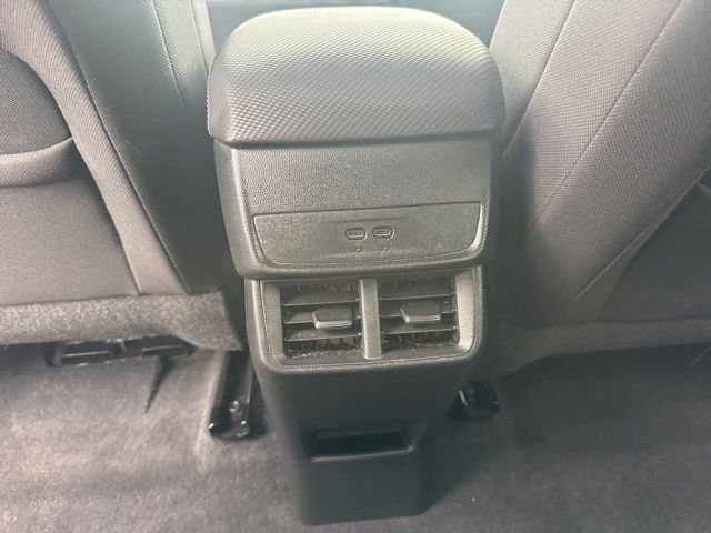 Used 2025 White Chevrolet LT image 31