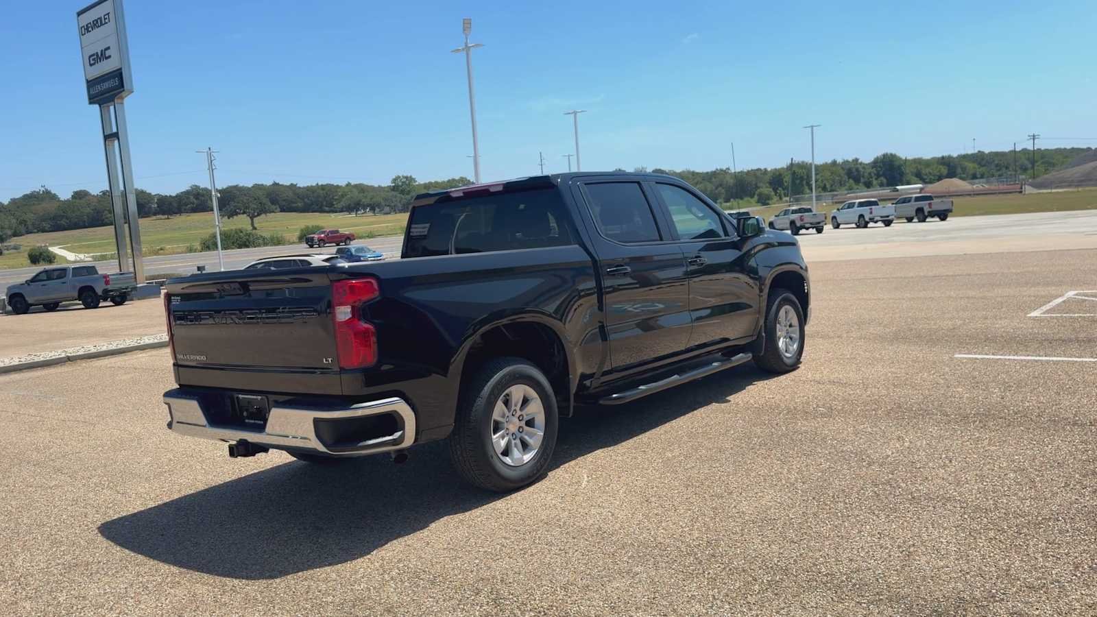 Used 2025 Black Chevrolet LT image 8