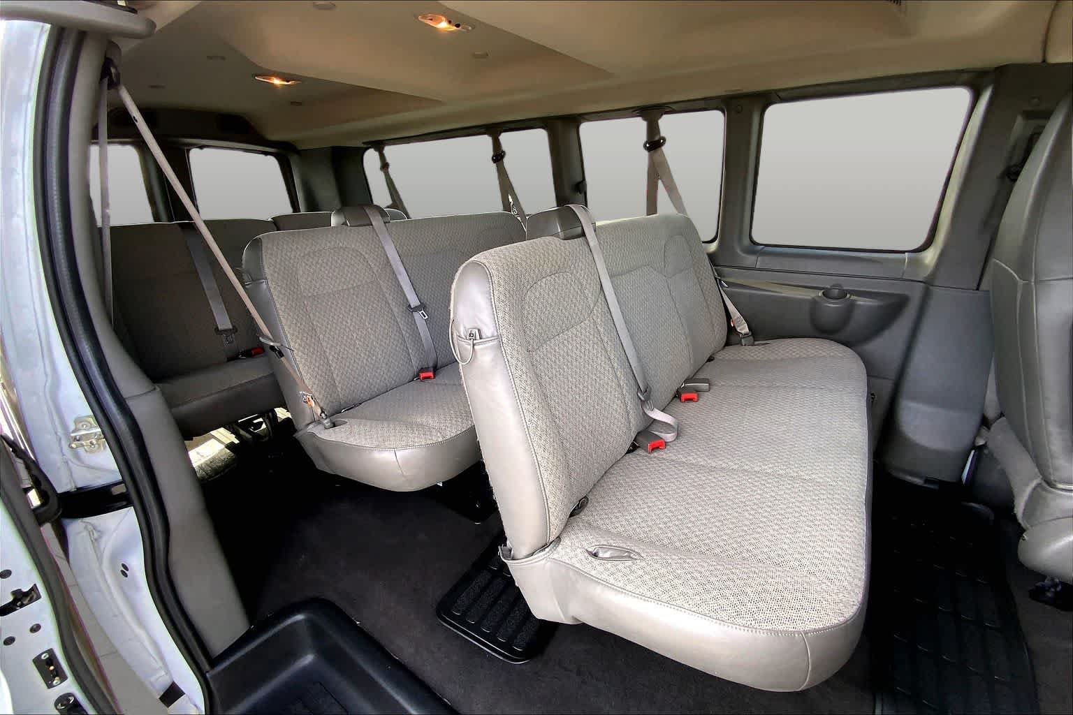 Used 2025 Summit White GMC LT image 19
