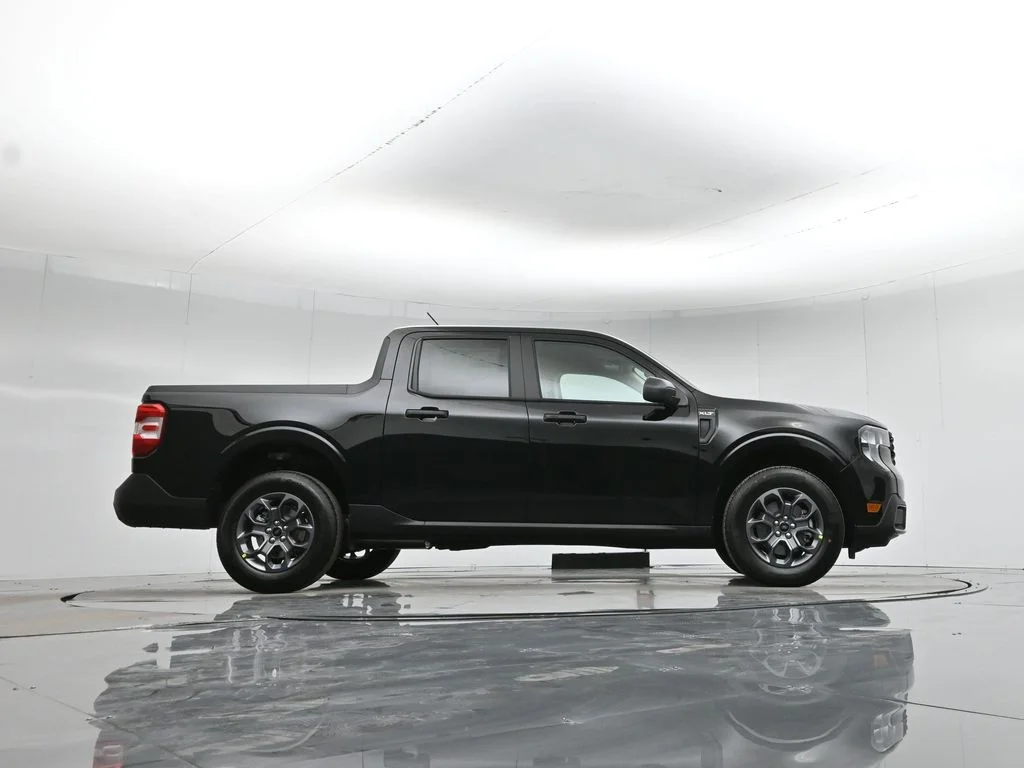New 2026 Shadow Black Ford XLT image 45