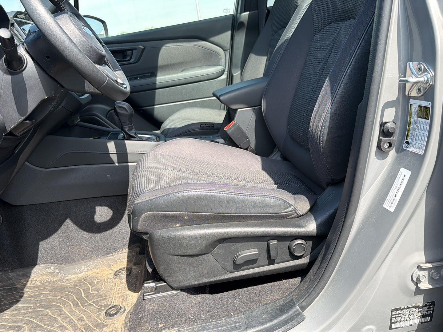 Used 2025 River Rock Pearl Subaru Premium image 10