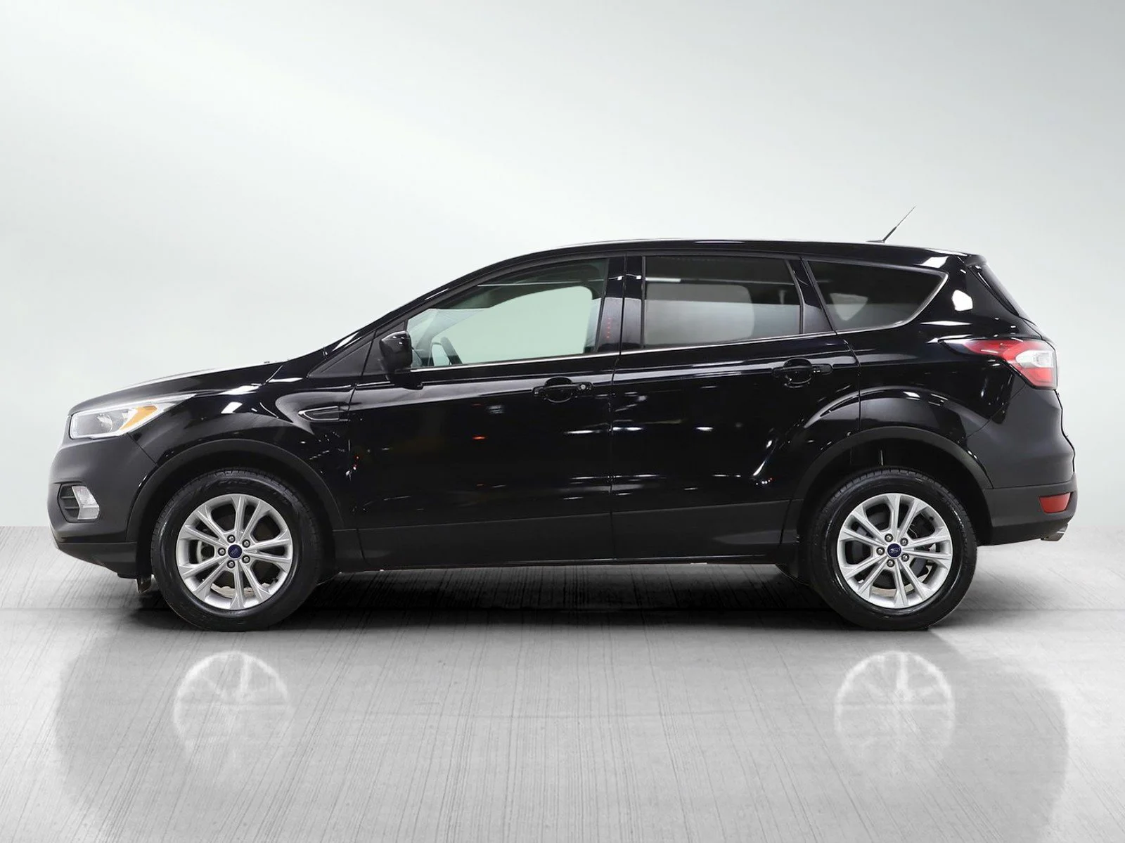 Used 2017 Ford Escape SE with VIN 1FMCU0GD6HUE73265 for sale in Minneapolis, Minnesota