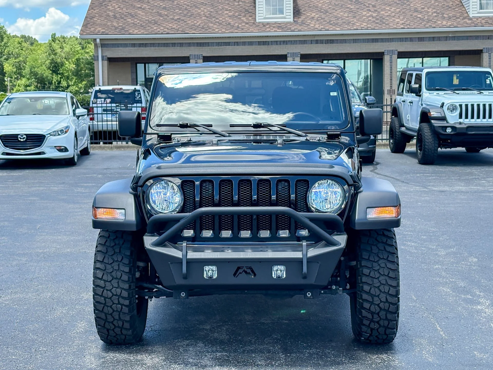 Used 2022 Black Jeep  image 4