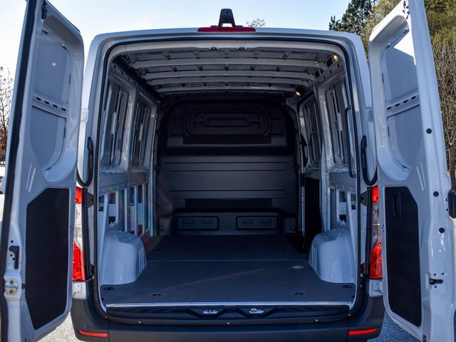 New 2026 Arctic White Mercedes-Benz Cargo 144 WB image 22