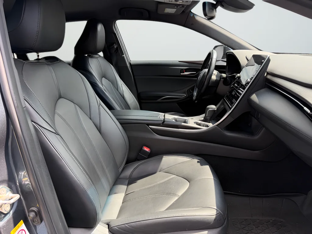 Used 2019 Gray Toyota XLE image 27