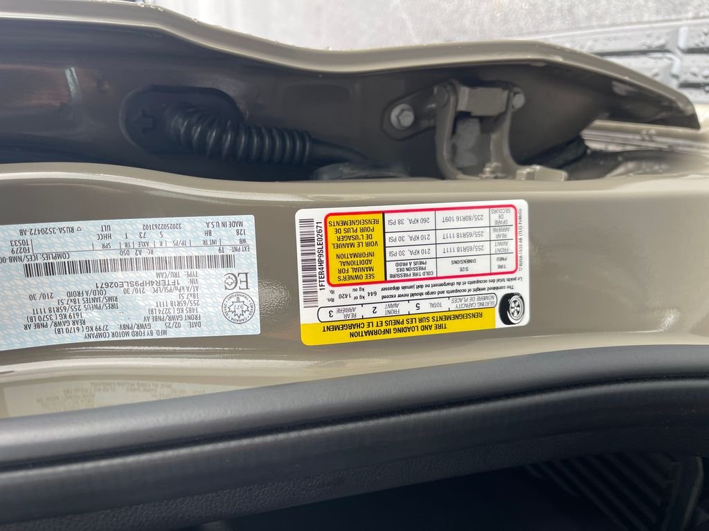 Used 2025 Green Ford XLT image 26