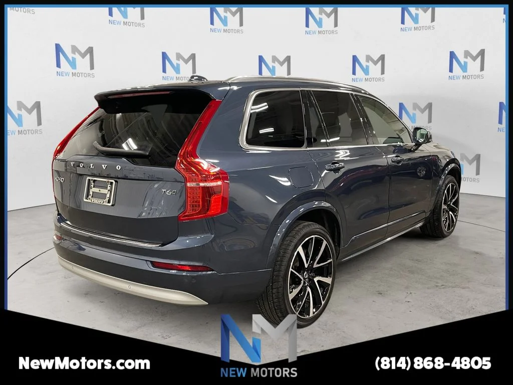 Used 2022 Denim Blue Metallic Volvo T6 Momentum image 5