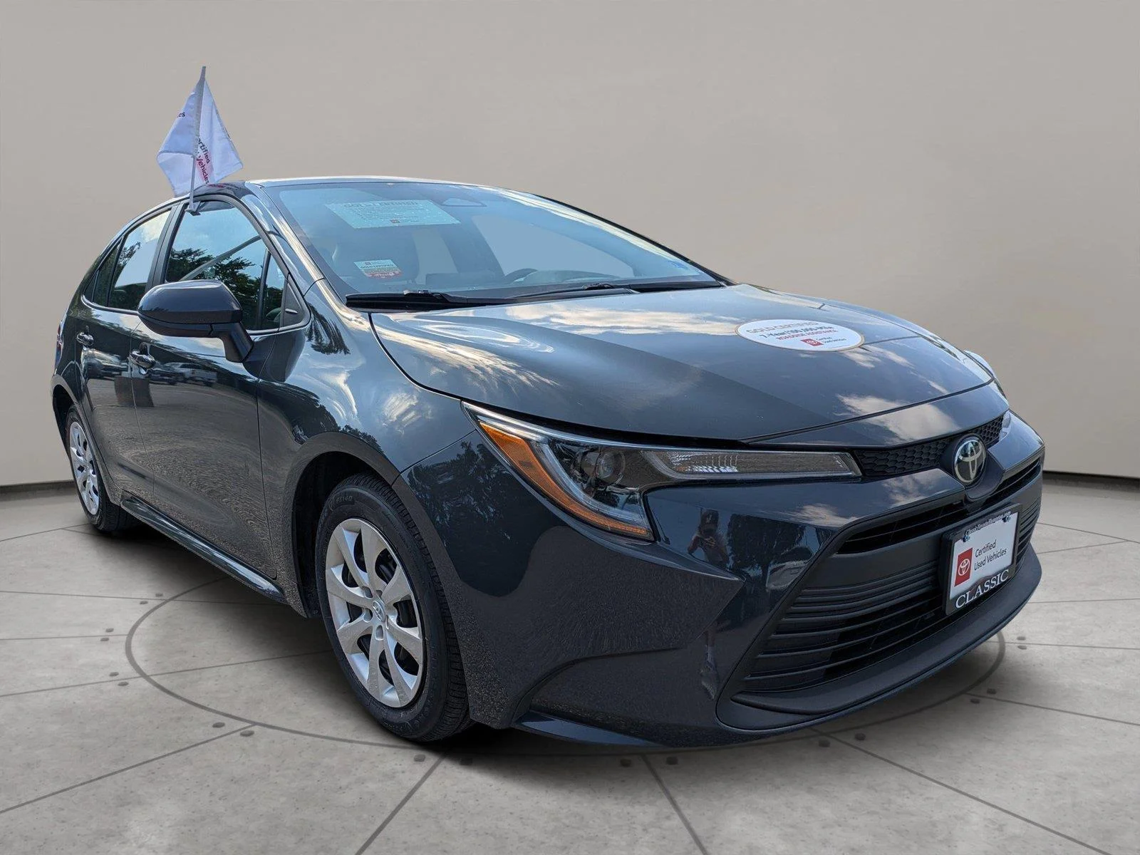 Certified Used 2025  Toyota LE image 1