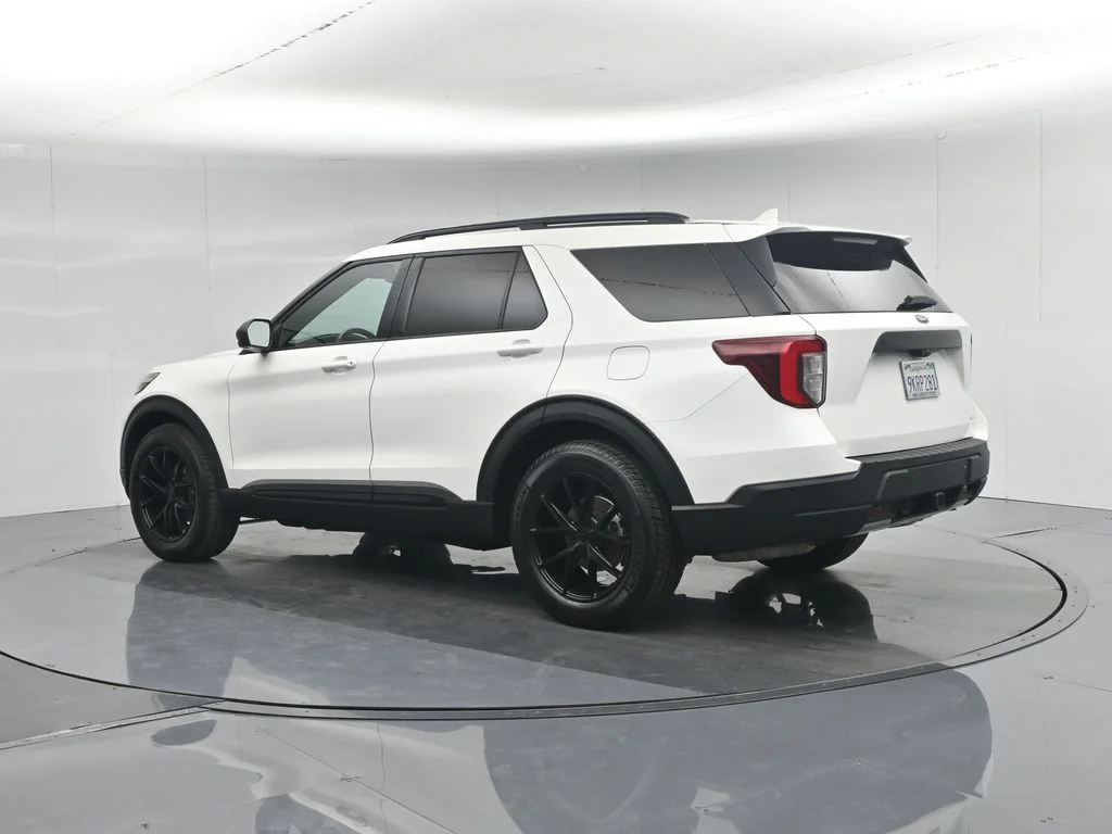 Used 2022 White Ford Timberline image 6