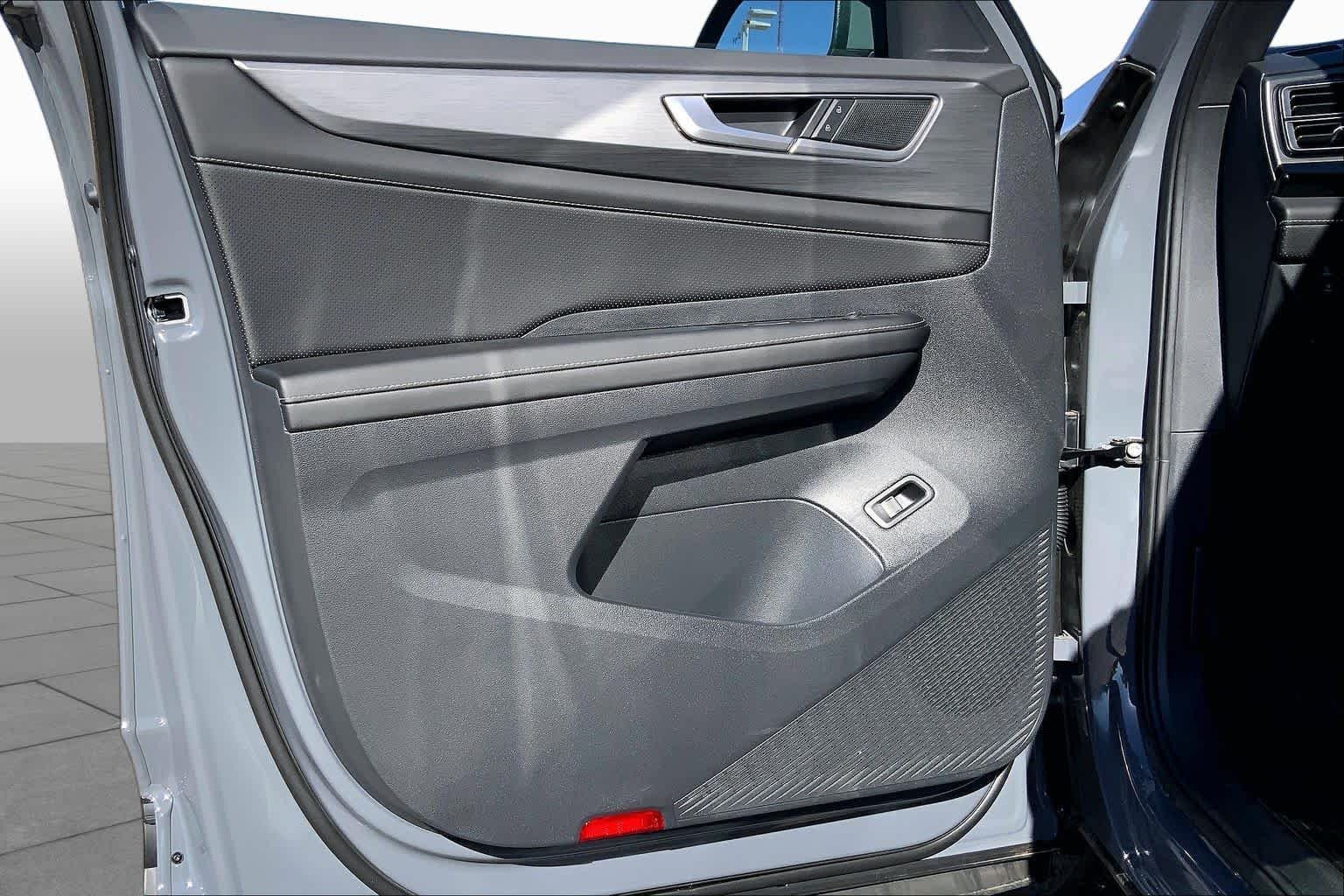 2026 Volkswagen Atlas Cross Sport SE w/Tech - Photo 10