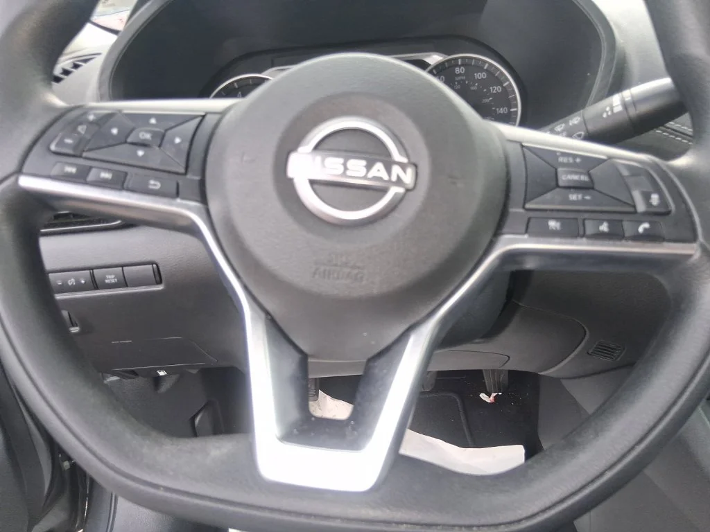 Used 2025 Gray Nissan SV image 9