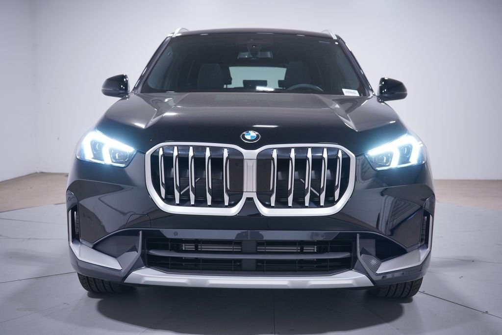 New 2026 Jet Black BMW xDrive28i image 4