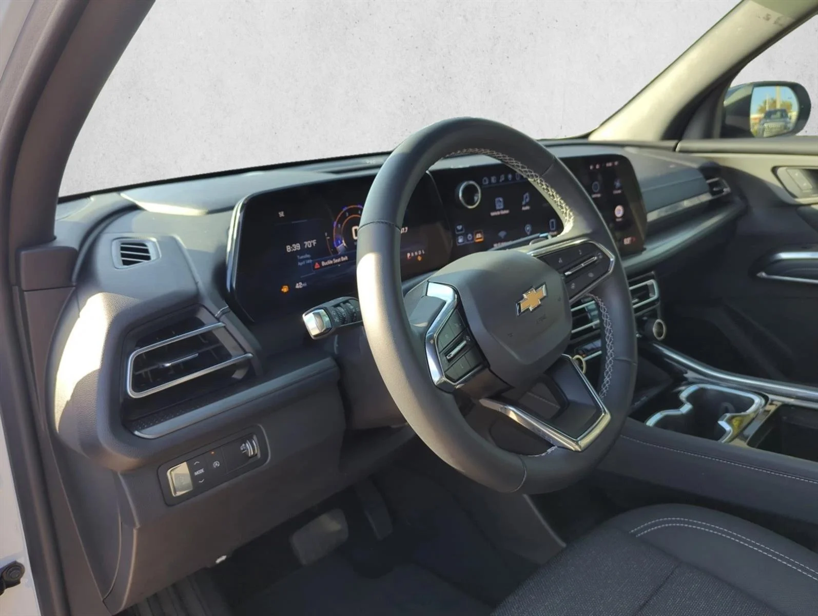 Used 2024 Summit White Chevrolet FWD LT image 11