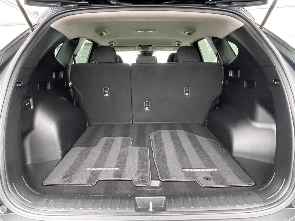 Used 2024 Black Pearl Hyundai SE image 23