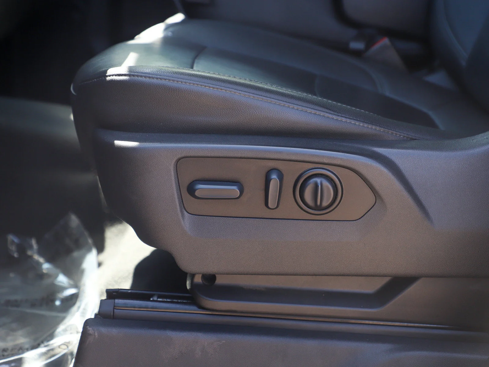Used 2022 Summit White GMC SLT image 23