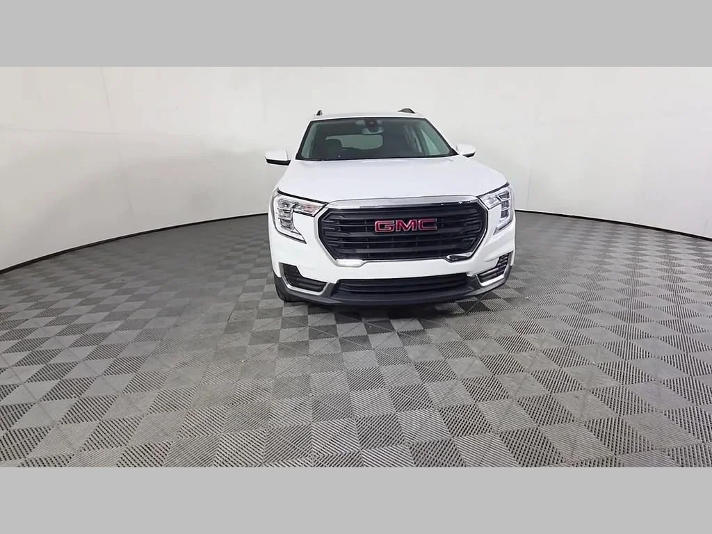 Used 2022 Summit White GMC SLE image 53