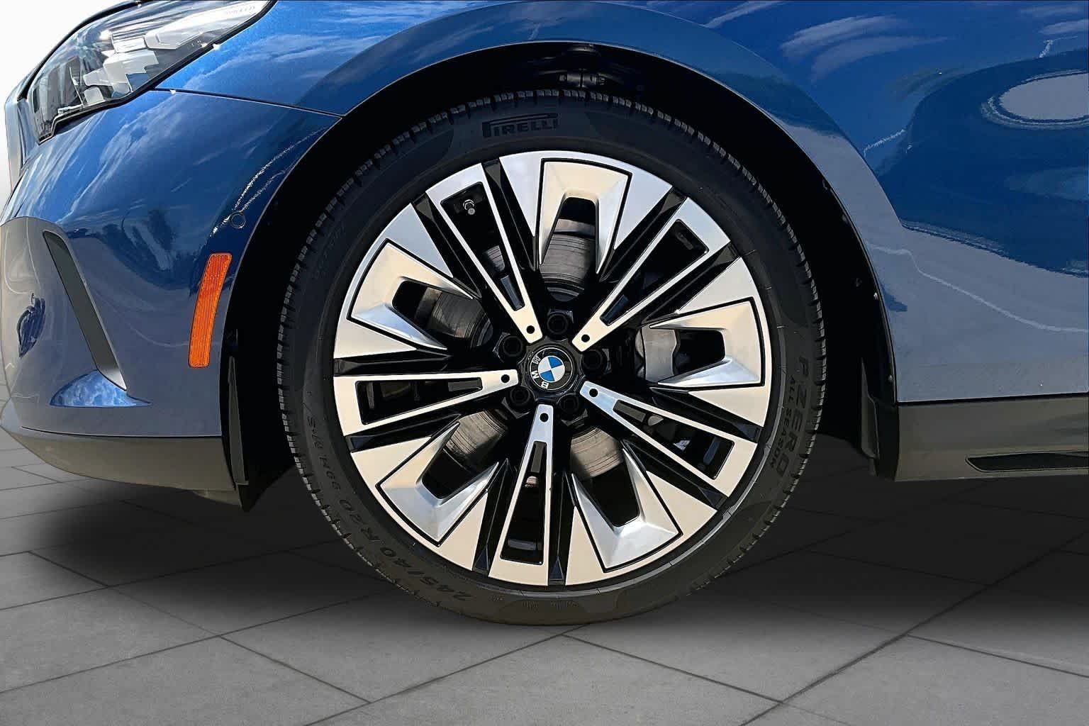 Used 2027 Phytonic Blue Metallic BMW 530i image 10