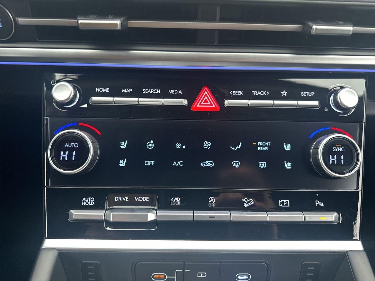 2026 Hyundai Santa Fe Limited - Photo 30