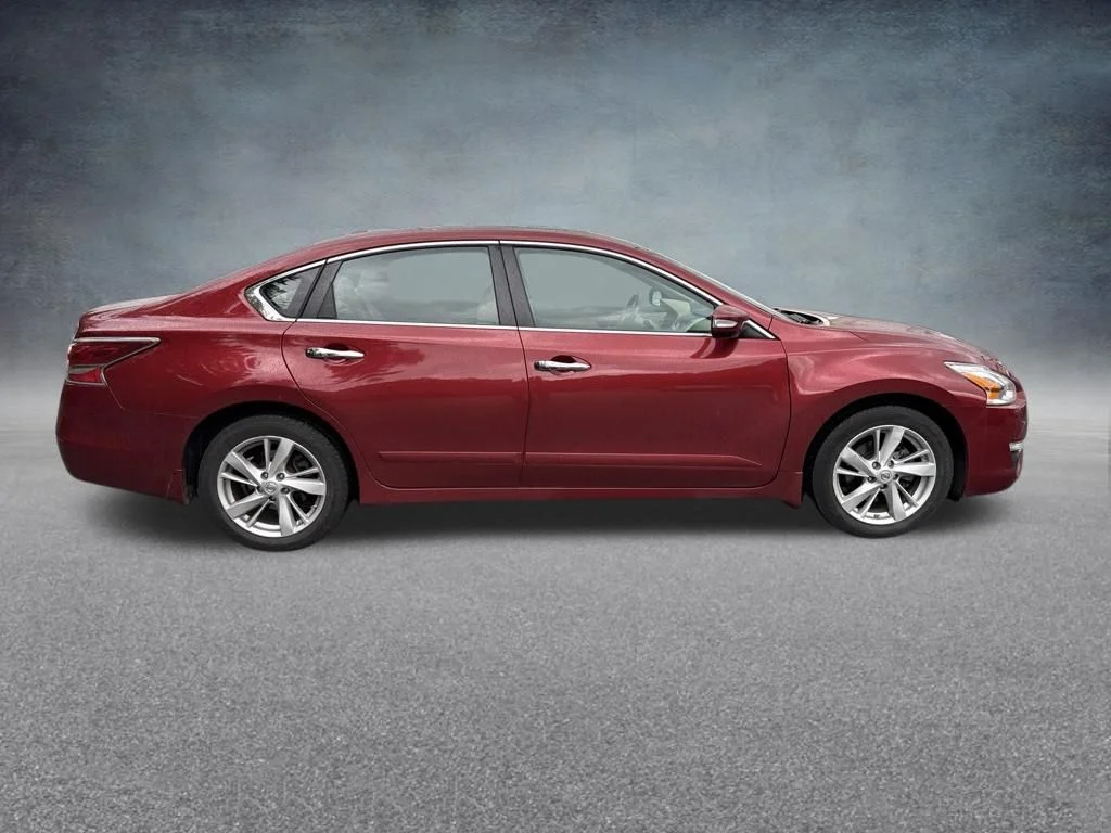 Used 2015 Red Nissan 2.5 SV image 8