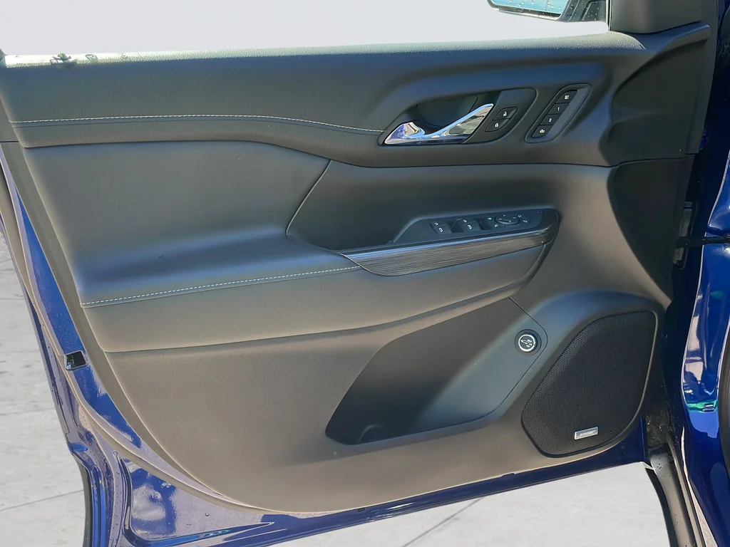 Used 2023 Blue GMC SLT image 24