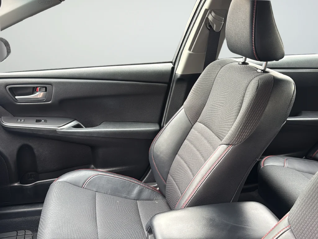 Used 2016 Red Toyota SE image 31
