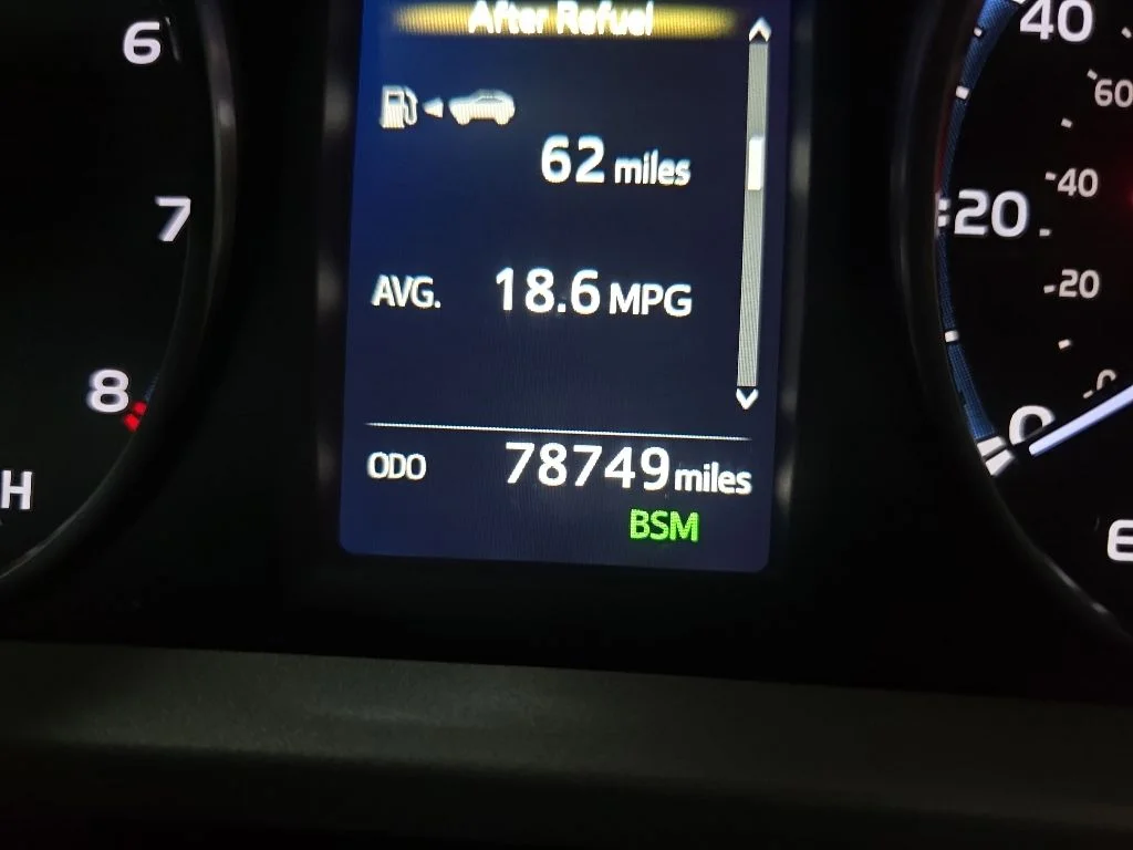 Used 2018 Gray Toyota XLE image 23