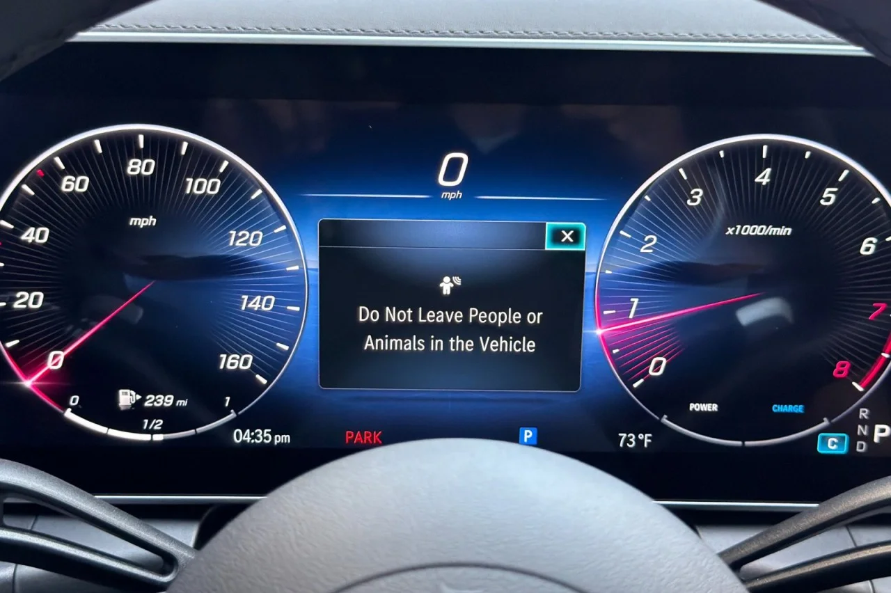 Certified Used 2024 Polar White Mercedes-Benz GLC 300 image 24