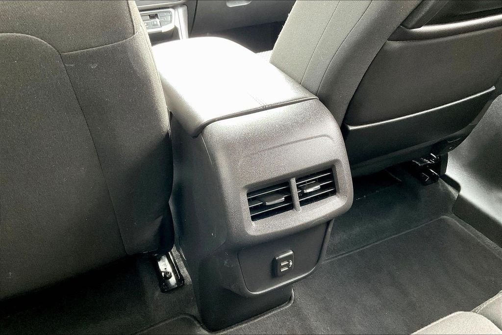 Used 2024 Silver GMC SLE image 13