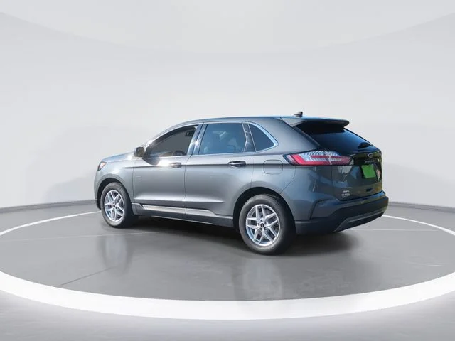 Used 2024 Gray Ford SEL image 6