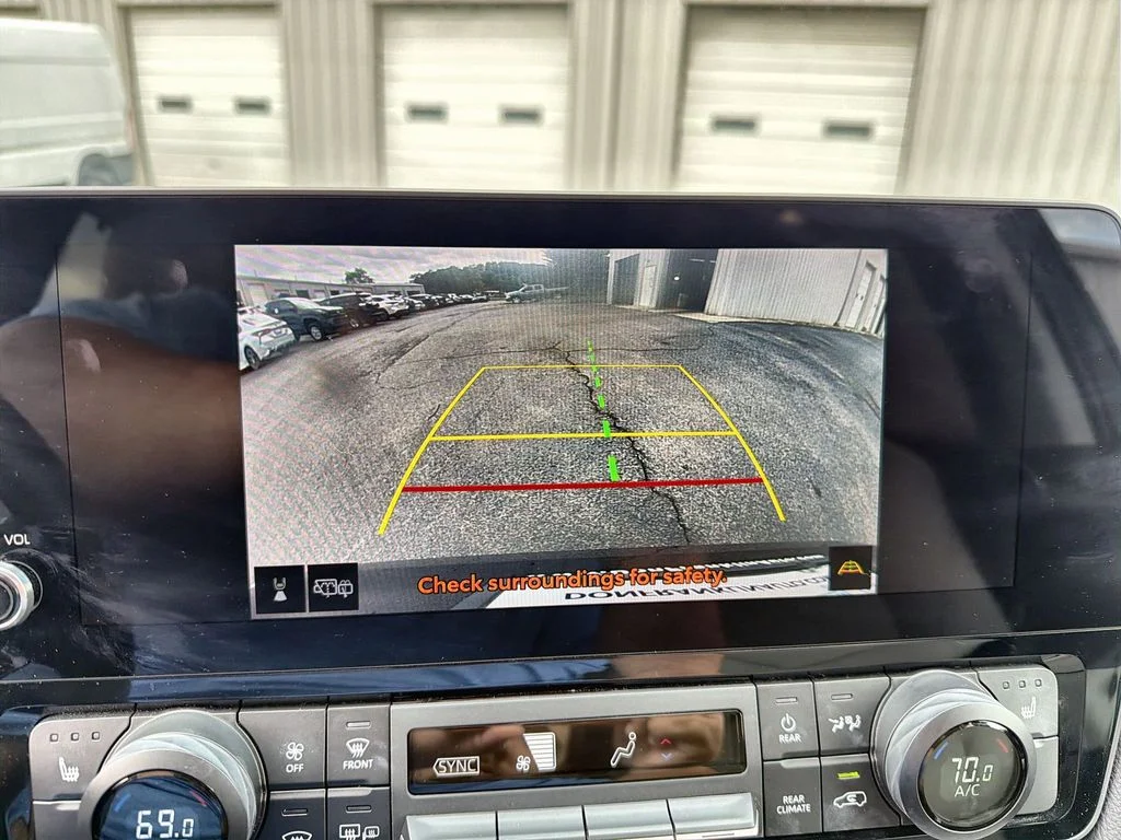 Used 2024  Toyota XLE image 15