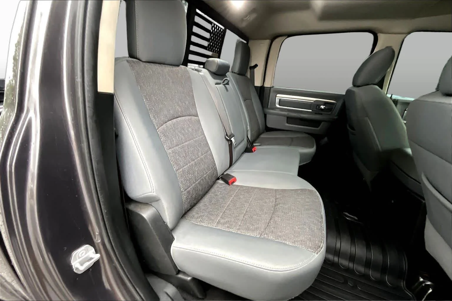 Used 2018 Granite Crystal Metallic Clearcoat Ram SLT image 19