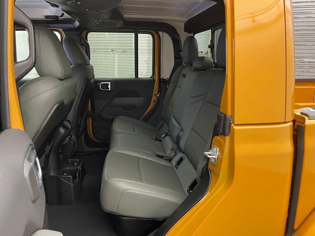 New 2026 Goldilocks Exterior Paint Jeep Mojave image 16