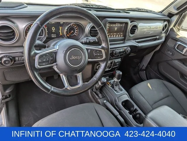 Used 2021 Silver Jeep Unlimited Sahara image 4