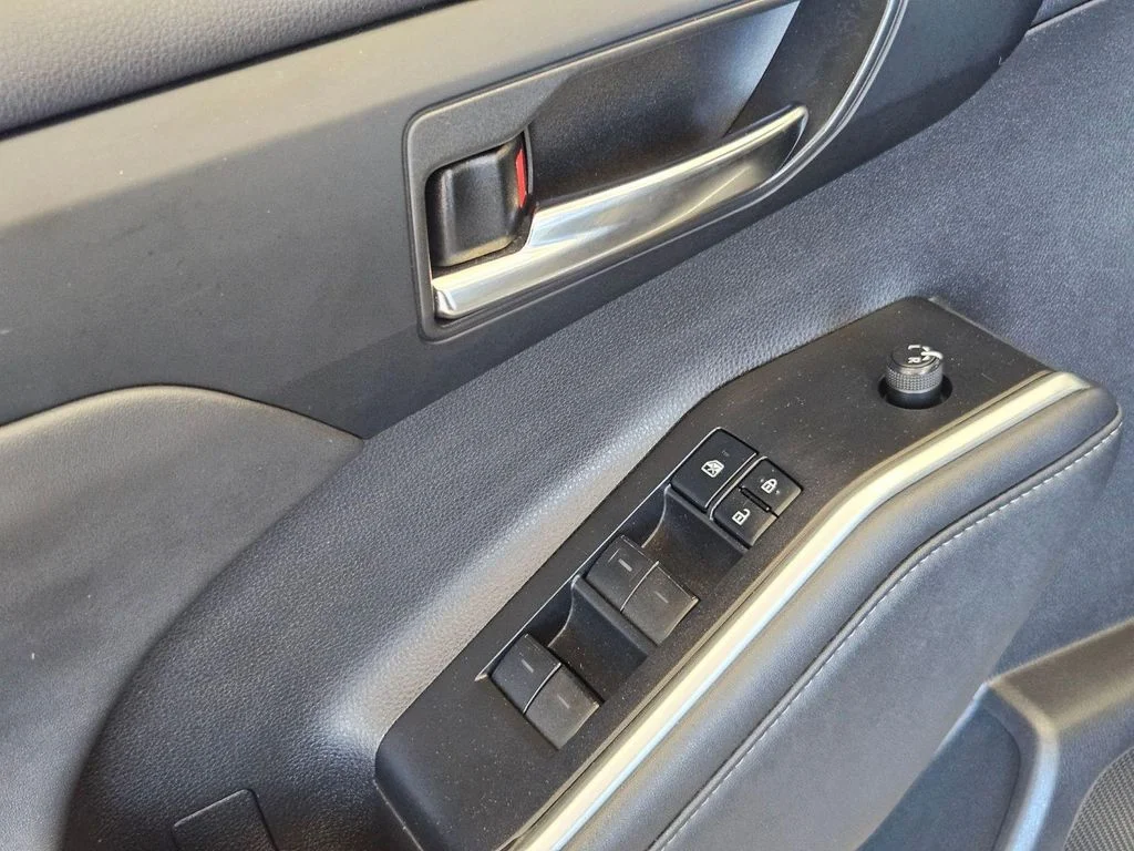 2022 Toyota Highlander XLE - Photo 11