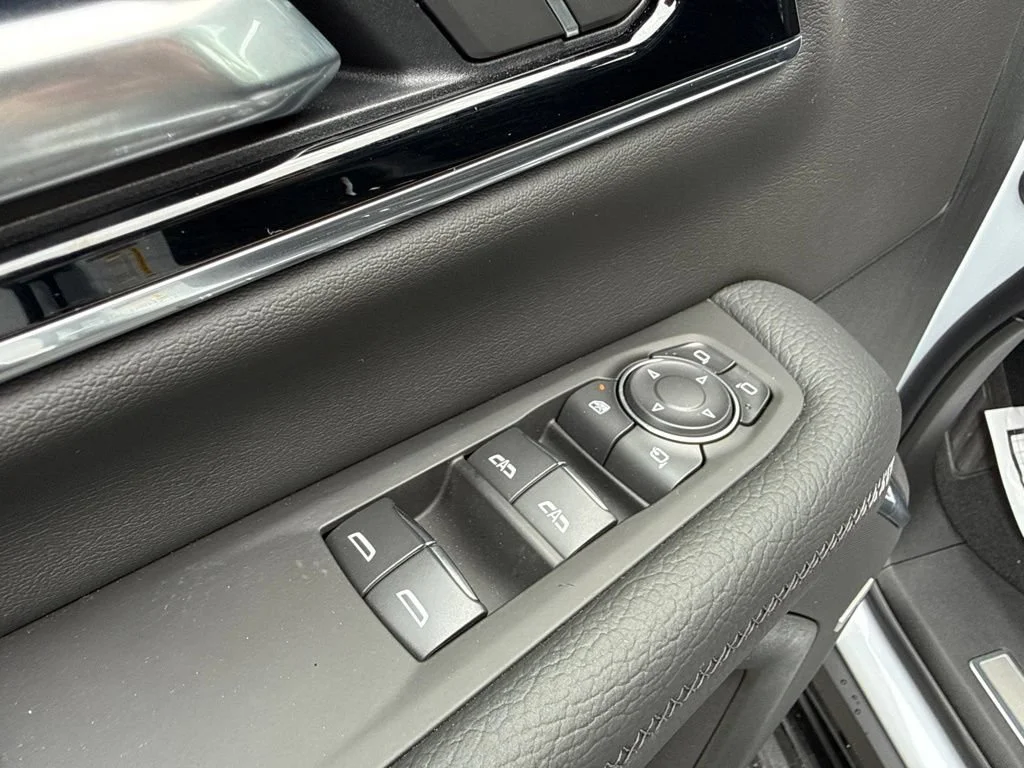 Used 2026 Glacier White Tricoat GMC Denali image 25