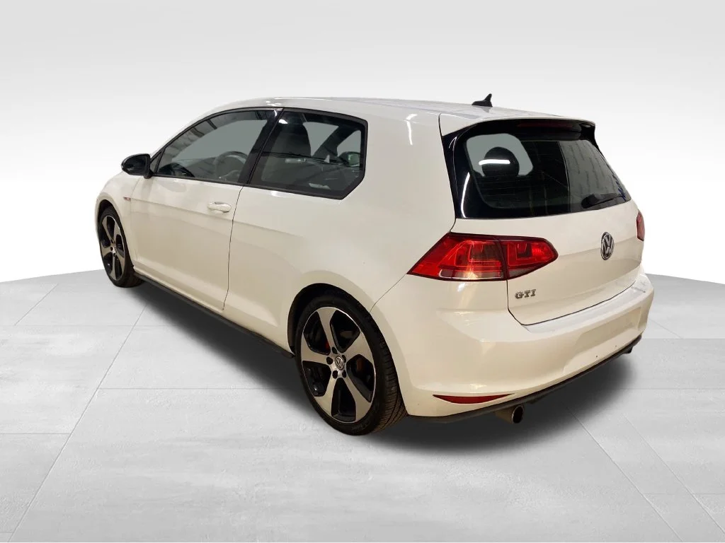 Used 2016 White Volkswagen S image 4