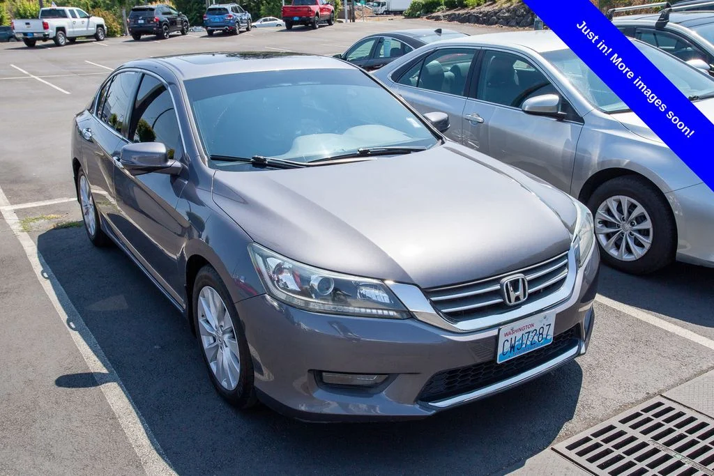 Used 2015 Modern Steel Metallic Honda EX image 1