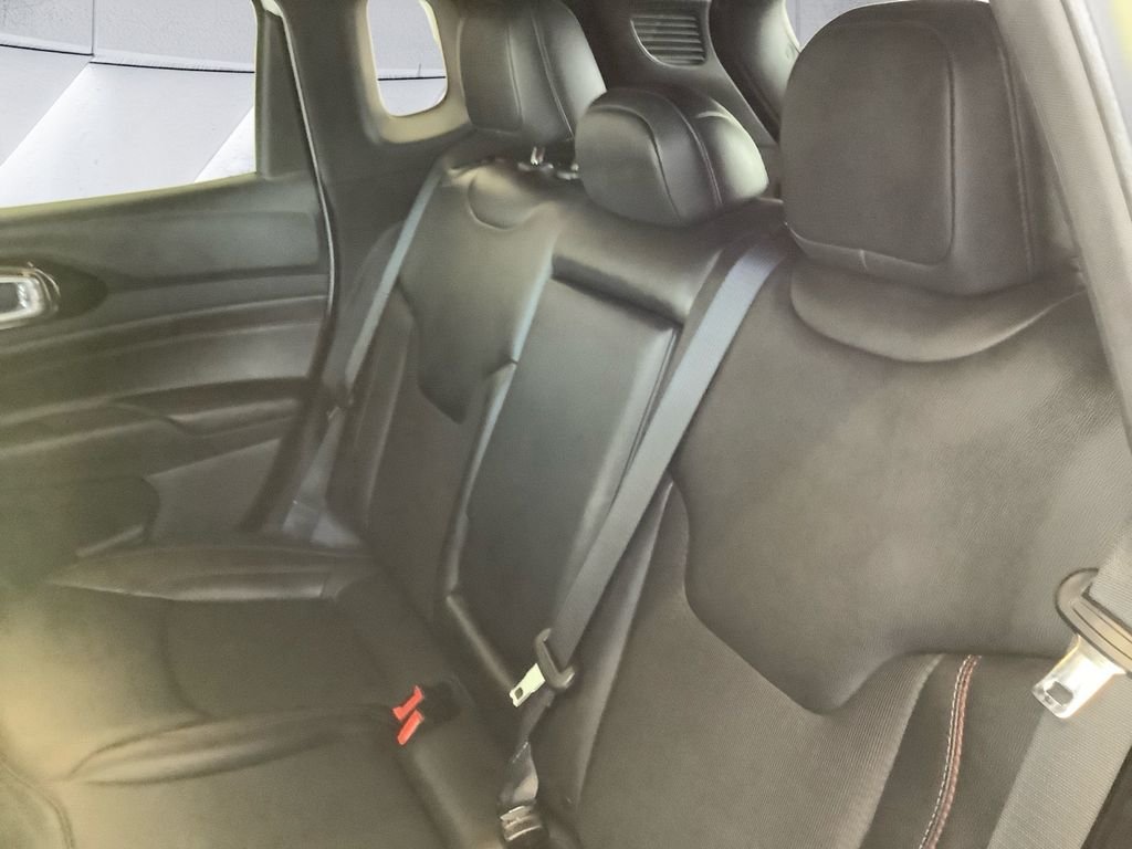 Used 2025 White Jeep Trailhawk image 18