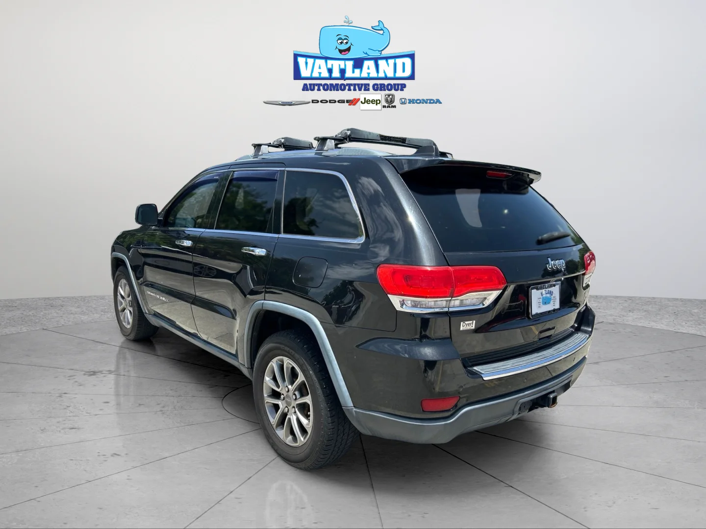 Used 2015 Brilliant Black Crystal Pearlcoat Jeep Limited image 3