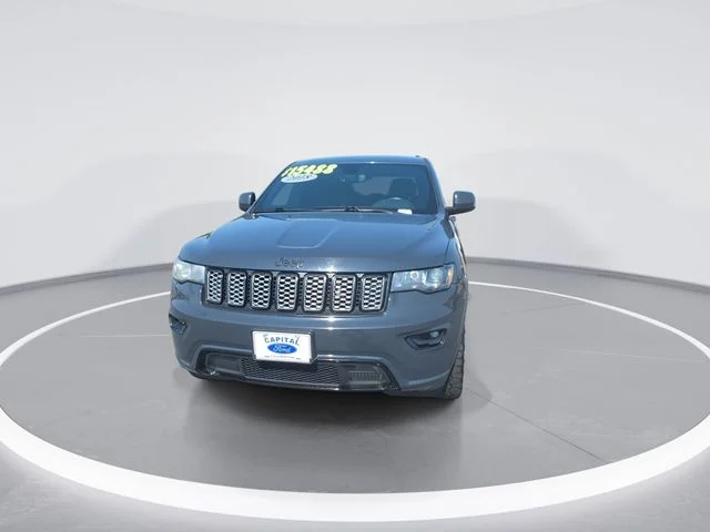 Used 2018 Black Jeep Altitude image 3